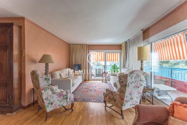 Pis ampli en venda al Masnou amb excel·lents vistes al mar