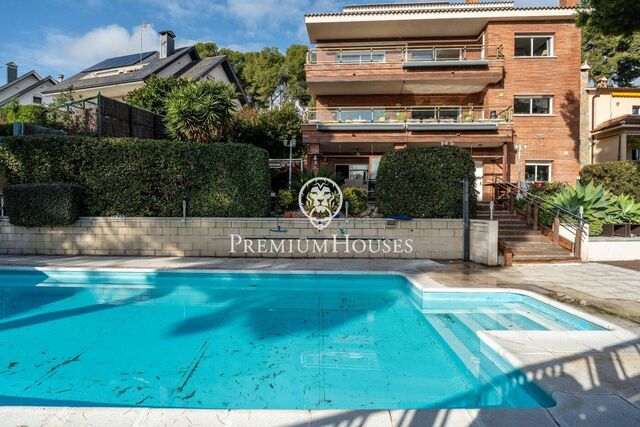 Detached House with Garden and Pool in Can Roca