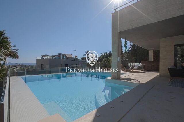 Casa amb vistes al mar a Vallpineda