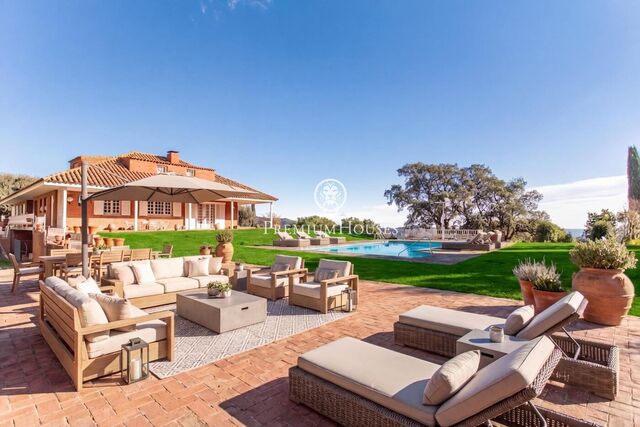 Espectacular casa con con 6.000m2 de parcela e impresionantes vistas al mar