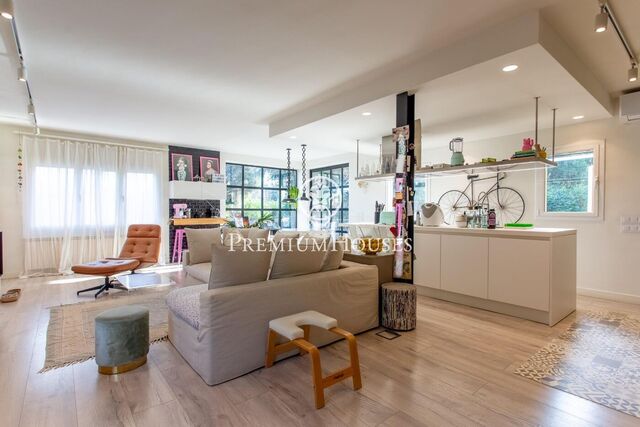 Detached house with garden for sale in Argentona