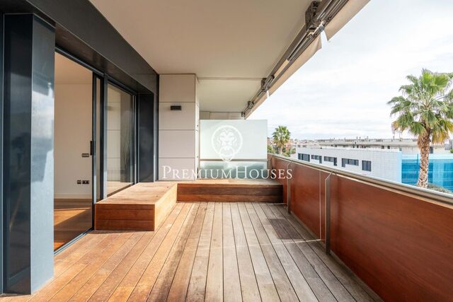 Atico Duplex con piscina comunitaria y vistas panorámicas en La Plana Sitges