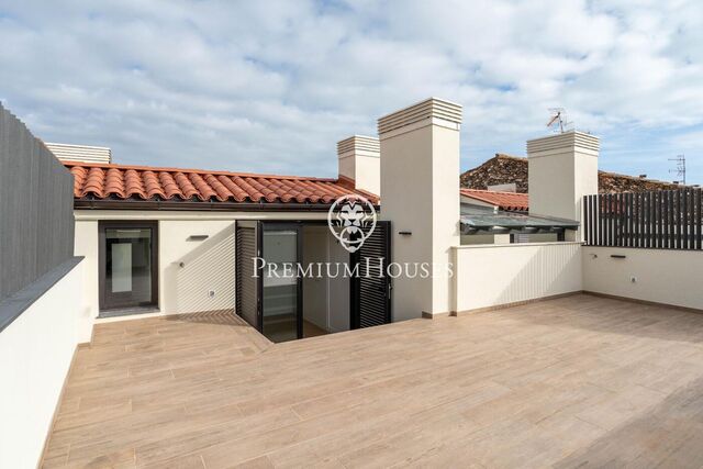 Brand New Duplex Penthouse in Plaça de la Vila