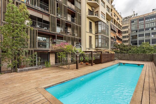 Piso en venta con piscina en la calle Provenza