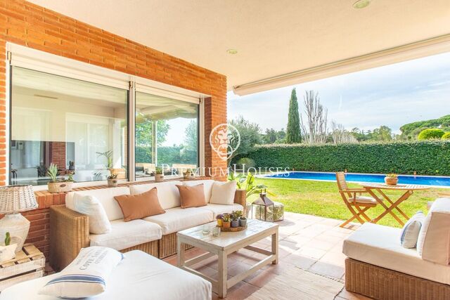 Casa adossada en venda a Sant Vicenç de Montalt - Supermaresme Golf