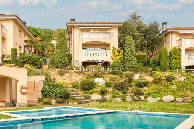 Exclusive detached residence for sale with sea views in Teià