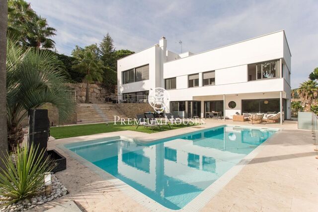 Minimalist property for sale exclusively in Rocaferrera, Sant Andreu de Llavaneres