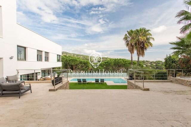 Minimalist property for sale exclusively in Rocaferrera, Sant Andreu de Llavaneres