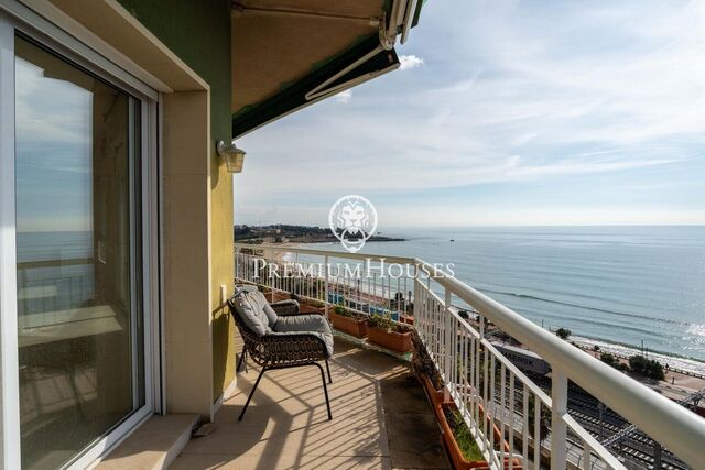 Квартира с видом на море в районе Эшампле