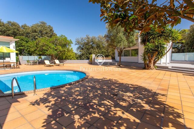 Exclusive single-storey house with a swimming pool and plenty of privacy for sale in Argentona
