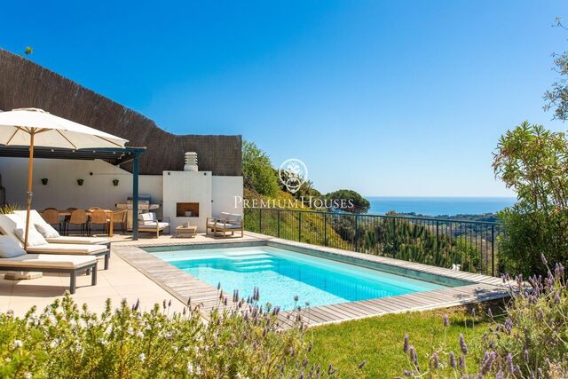 Casa en venda en exclusiva amb espectaculars vistes a la mar en venda a Sant Cebrià de Vallalta