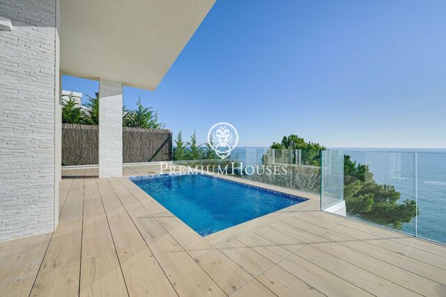House for sale with spectacular sea views in Arenys de Mar