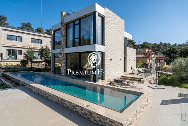 Exclusive Luxury Contemporary Design Home in Can Amell