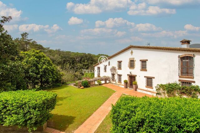 An 18-hectare historic estate with two 18th-century farmhouses and every modern comfort, for sale in Sant Iscle de Vallalta