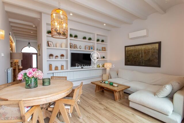 Una bonica casa de poble reformada al centre de Llavaneres