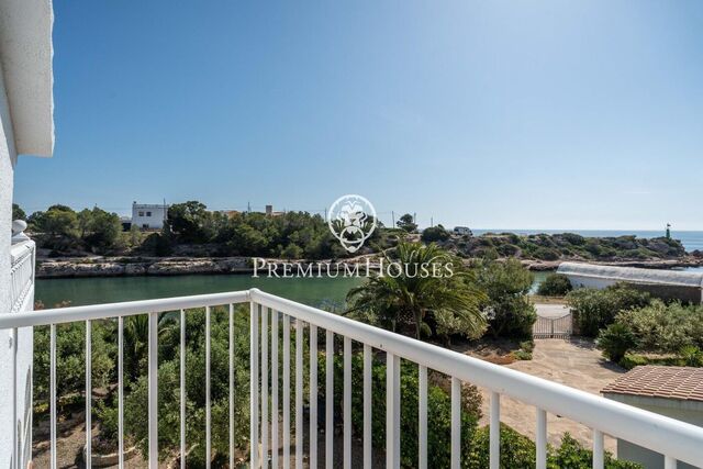 Casa con piscina en primera línea del Port de l'Estany
