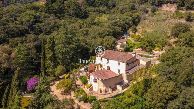 Charming Catalan farmhouse for sale in Arenys de Munt