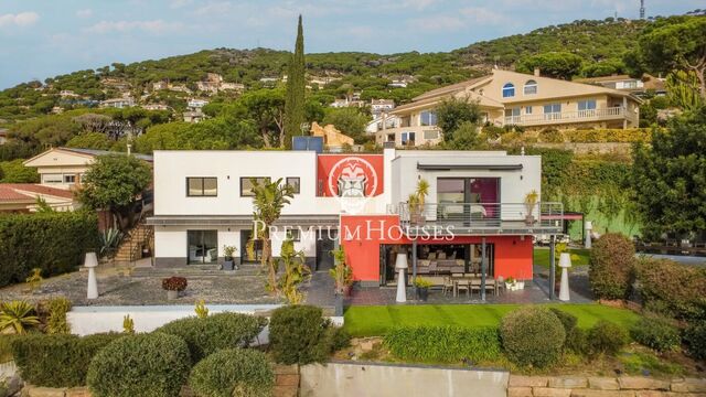 Casa en alquiler de diseño y panorámicas vistas mar