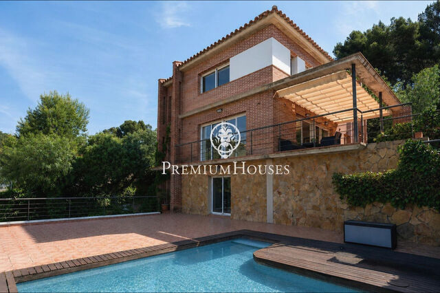Casa con piscina en Boscos