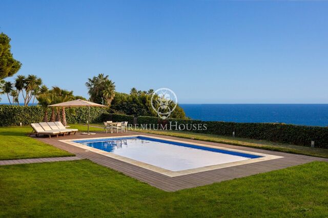 Продается дом в Supermaresme с захватывающим видом на море