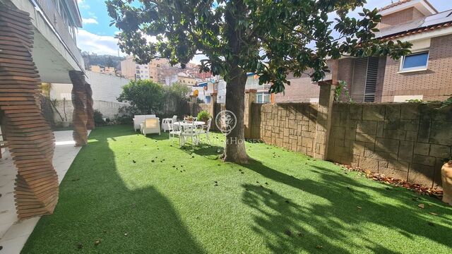 Exclusiva vivienda con jardín privado en Barcelona