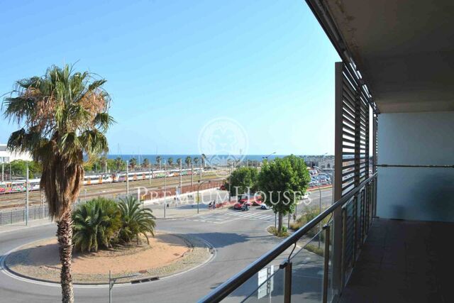 Apartment in front of the sea in Barcelona Costa