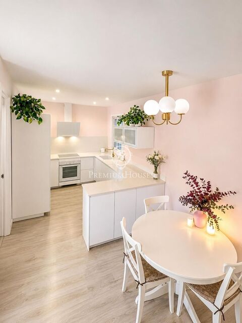 Exclusiva vivienda reformada con parking incluido en Avenida de Roma