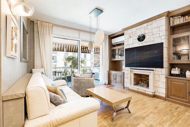 Exclusiva vivienda con balcón y parking en Nova Esquerra de l’Eixample