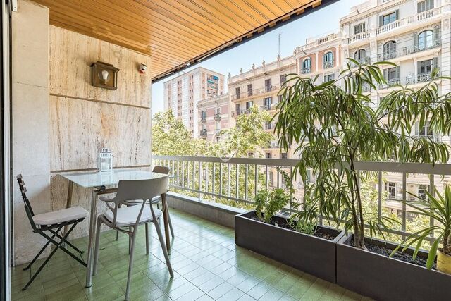 Exclusiva vivienda con terraza y parking en la Nova Esquerra de l'Eixample