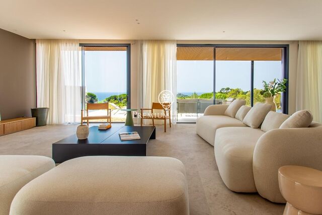 Exclusivas casas de obra nueva con vistas frontales al mar