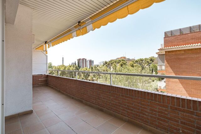 Excepcional vivienda en una ubicación privilegiada, con magníficas vistas al Parque de Santa Amèlia.