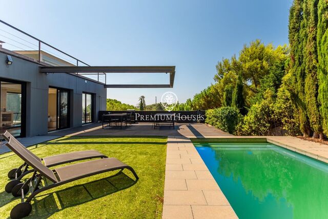 Casa moderna a la venta en Premià de Dalt