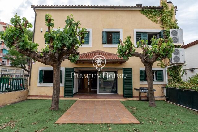 Casa con jardín a un paso de la Rambla Nova