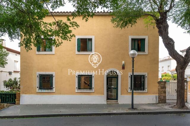 Casa con jardín a un paso de la Rambla Nova
