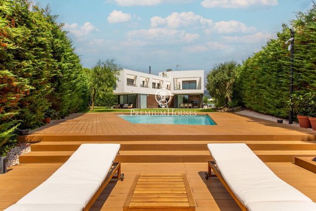 Casa en venda a Sant Andreu de Llavaneras amb vistes al mar