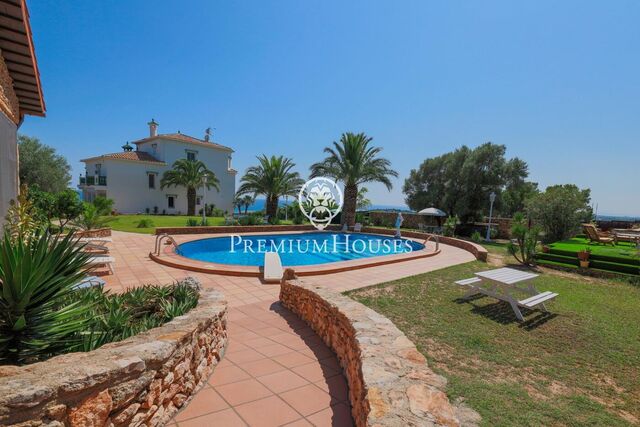 House with a Pool and Ocean Views in Els Masos