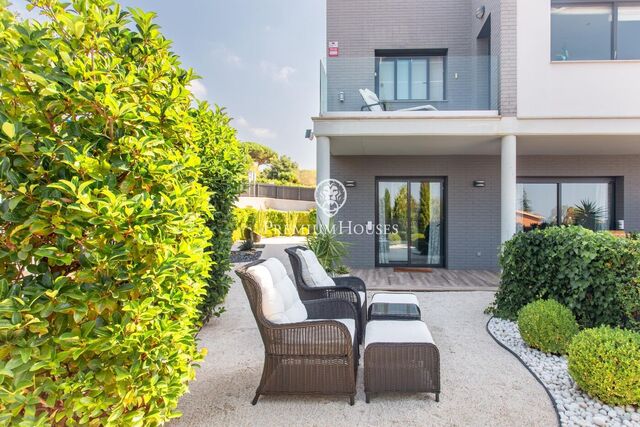 Exclusiva casa contemporania en Can Quirze con vistas al mar