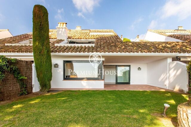 Adosado en alquiler con jardín privado y vistas al mar en Supermaresme