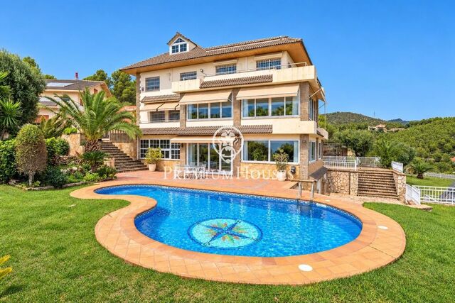 Detached House with Sea Views in Montemar