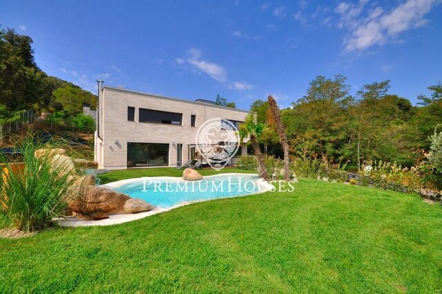 House for sale in Vallromanes, near golf.