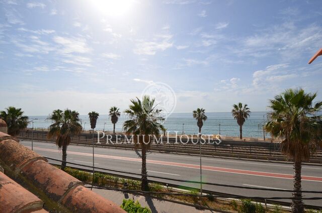 Первая линия моря.