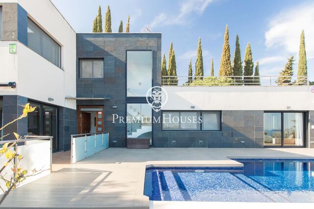 House, spectacular views in the Barcelona Coast