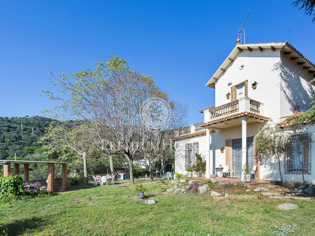 Villa centenaria con vistas al mar -Costa BCN
