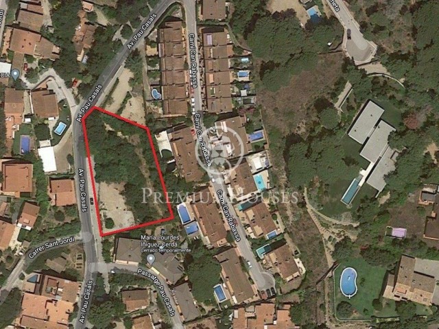 Terreny cèntric en venda per dos habitatges a Sant Andreu de Llavaneres