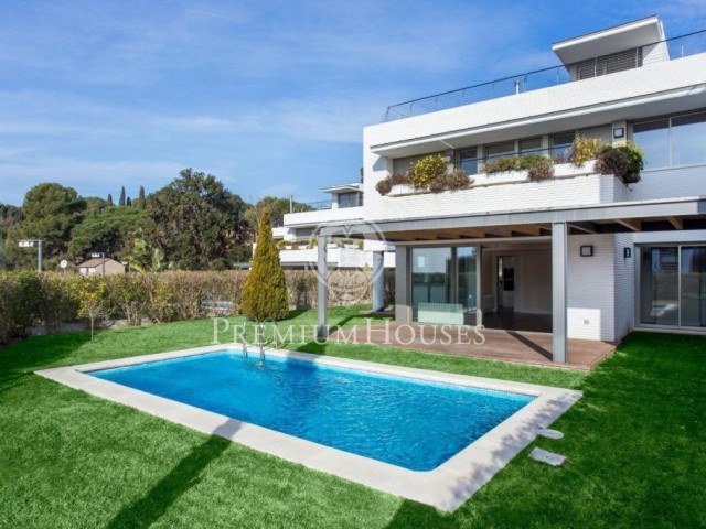 Casa de diseño en alquiler en Sant Vicenç de Montalt