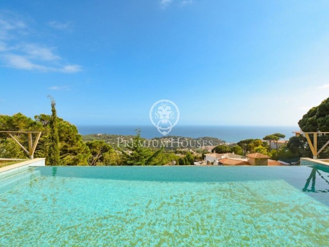 Obra nueva con piscina infinity en Lloret de Mar