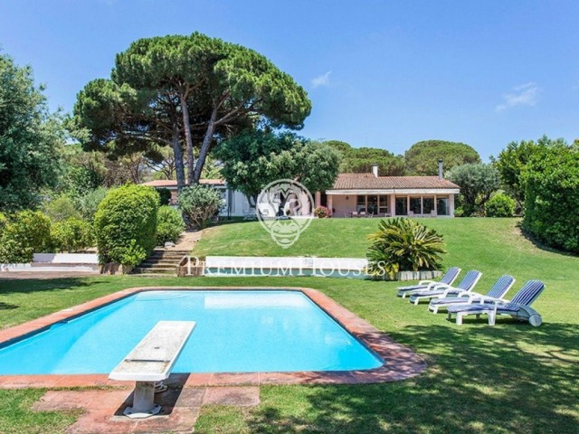 Casa amb piscina i vistes mar a Llavaneres - Costa Barcelona