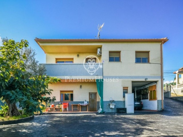 Casa en venta con dos viviendas en Fogars de la Selva
