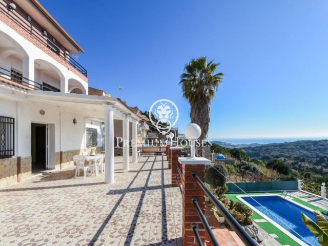 Casa en venta zona Vistamar con apartamento independiente y piscina en Sant Cebrià de Vallalta