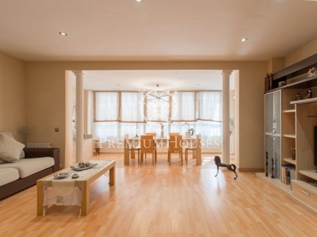 Casa en venta con vistas al mar en Mataró, zona Vista Alegre.
